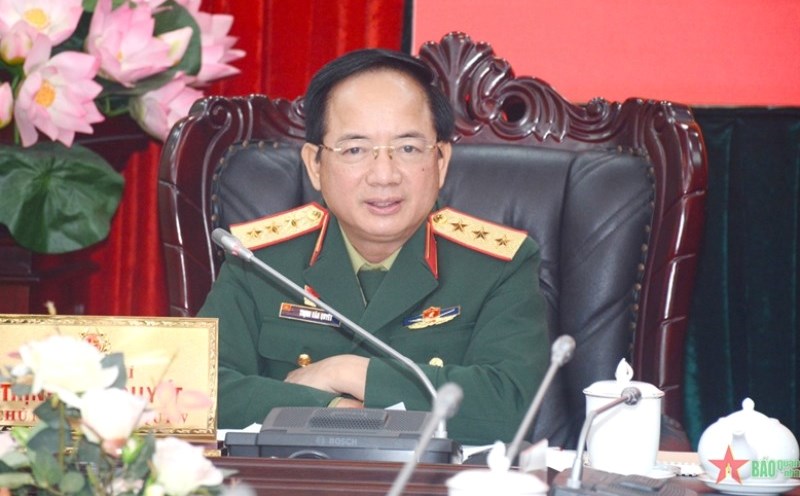 Senior Lieutenant General Trinh Van Quyet chaired the meeting to consider and propose disciplinary action against a number of party organizations and individuals who violated the law. Photo: QDND