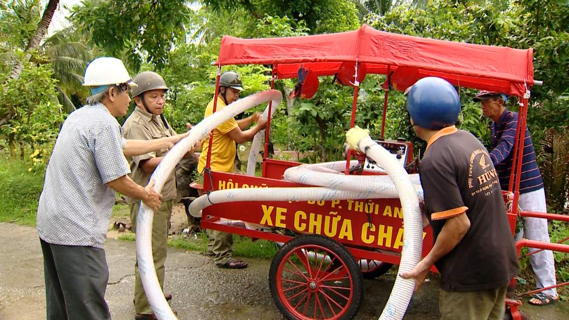 Homemade fire truck. Photo: Ta Quang