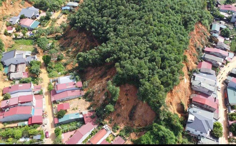 A landslide risk area in Yen Bai City. Photo: Bao Nguyen