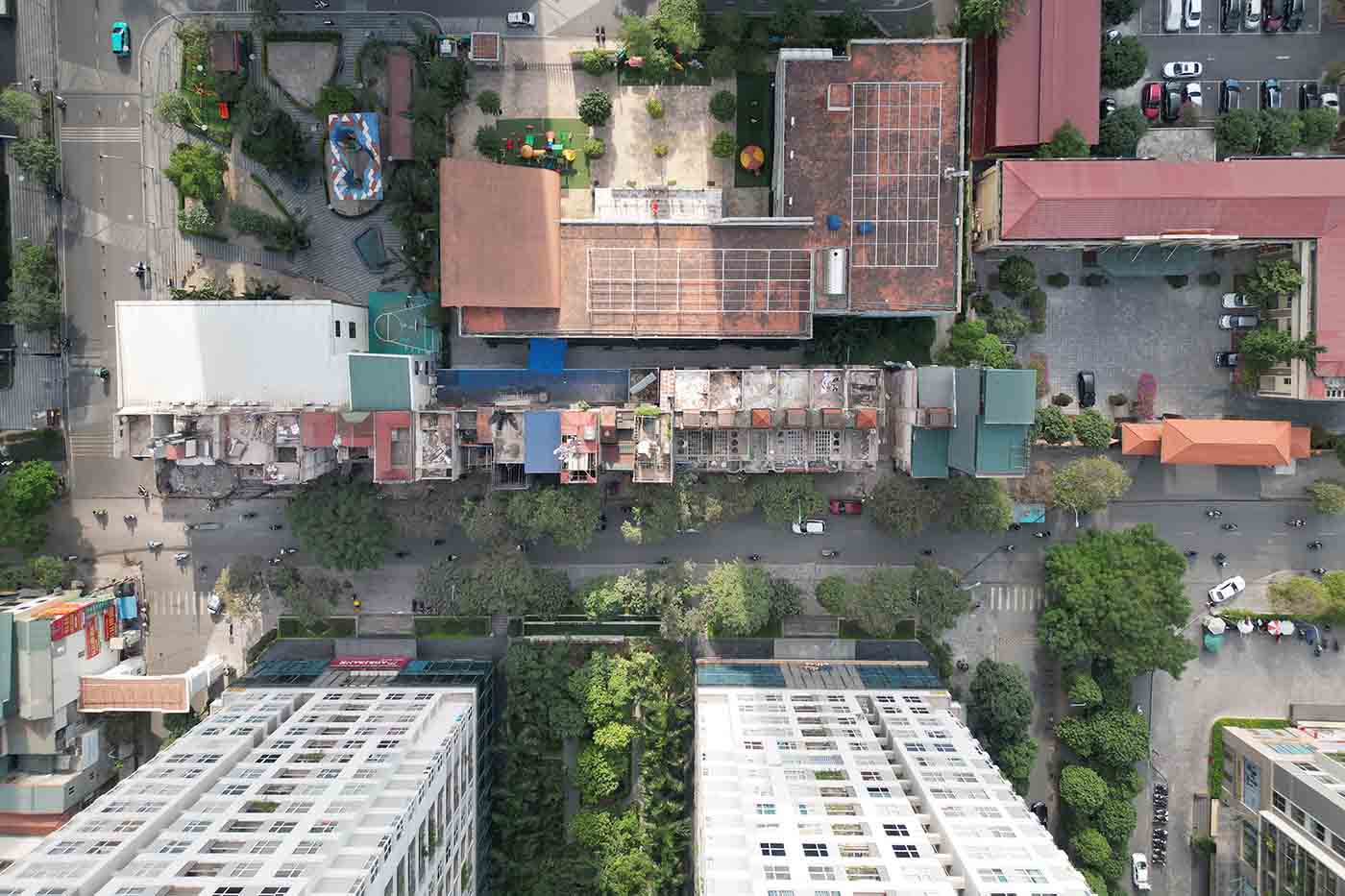 Latest land price list in Thanh Xuan district, Hanoi. Photo: Huu Chanh