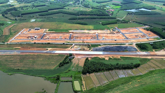 The North-South Expressway through Quang Binh province is under construction. Photo: Cong Sang