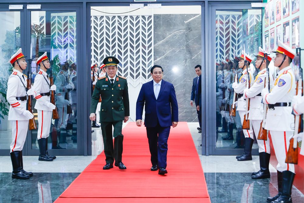 Prime Minister Pham Minh Chinh attended the 80th National Public Security Conference and reviewed 40 years of Public Security work serving the country's innovation cause. Photo: VGP/Nhat Bac