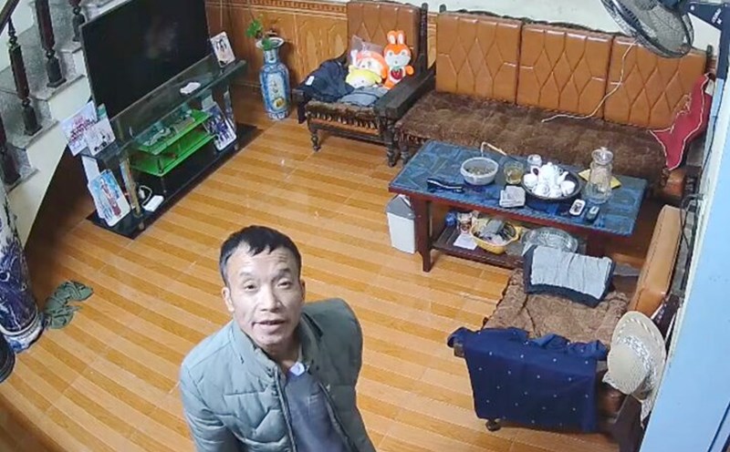 Video of Hai Duong father giving advice to his daughter attracts more than 1 million views. Photo cut from clip