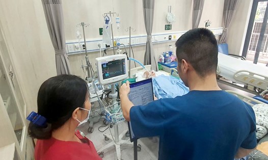 Bộ Y tế vừa có tờ trình Quốc hội dự luật sửa đổi, bổ sung một số điều của Luật Bảo hiểm y tế (BHYT), đề xuất bỏ giấy chuyển viện với một số trường hợp bệnh hiếm, bệnh hiểm nghèo. Ảnh: Nguyên Hà