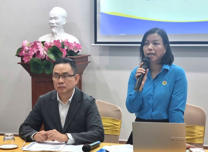 Ms. Ho Thi Kim Ngan - Deputy Head of Labor Relations Department, Vietnam General Confederation of Labor - delivered the opening speech at the workshop. Photo: Nam Duong