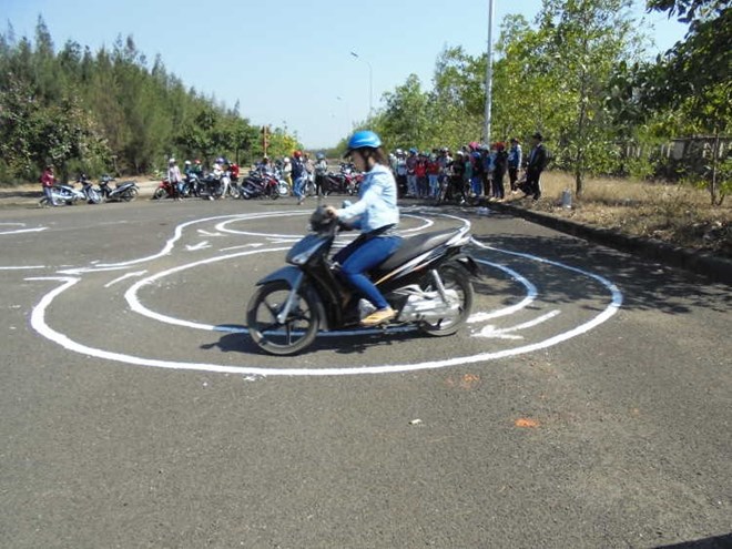 Motorcycle test. Photo: To Van Khai