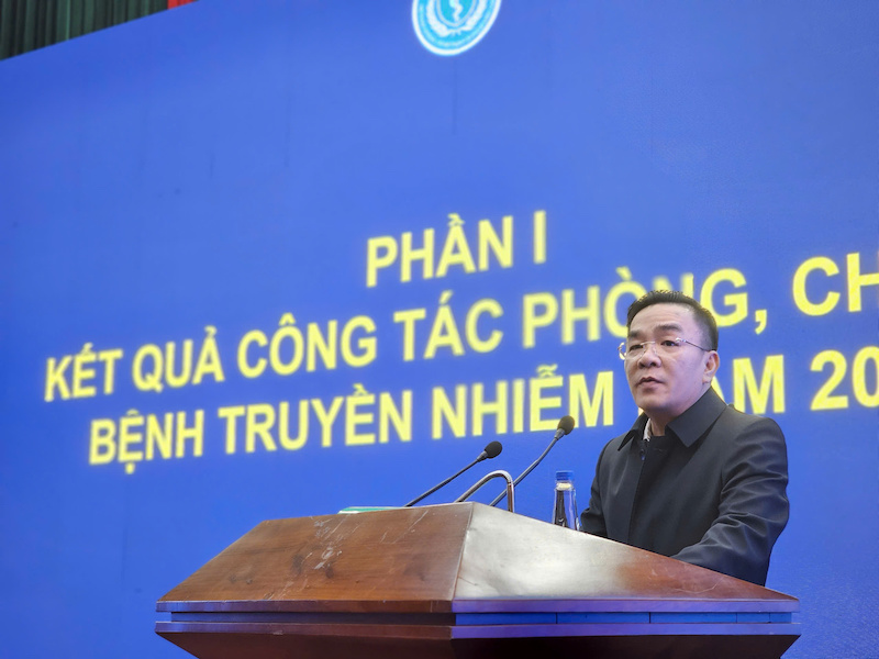 Mr. Nguyen Luong Tam - Deputy Director of the Department of Preventive Medicine talks about the measles epidemic. Photo: Huong Giang