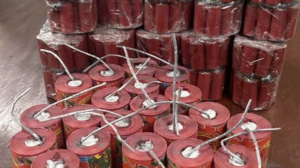 Số pháo lậu do công an quận Tây Hồ bắt giữ. Ảnh: CA cung cấp