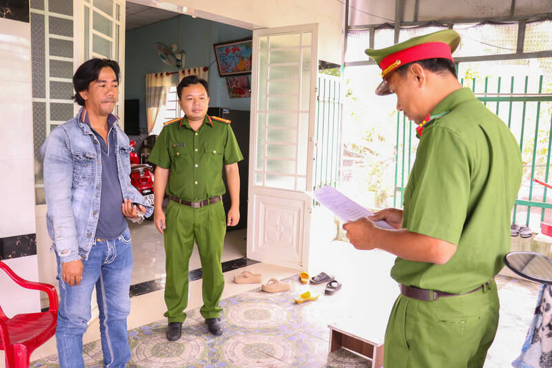 Caught red-handed lending at 30% interest rate/month. Photo: Provided by Police