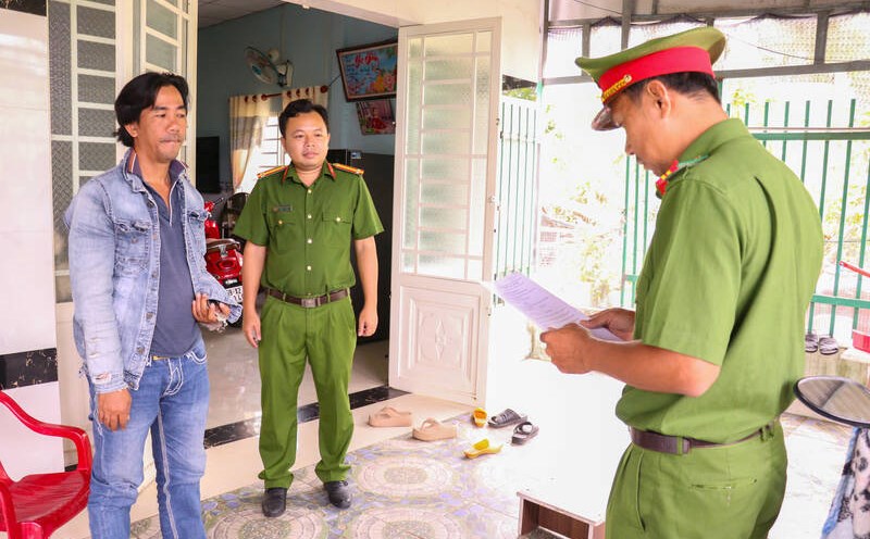 Caught red-handed lending at 30% interest rate/month. Photo: Provided by Police