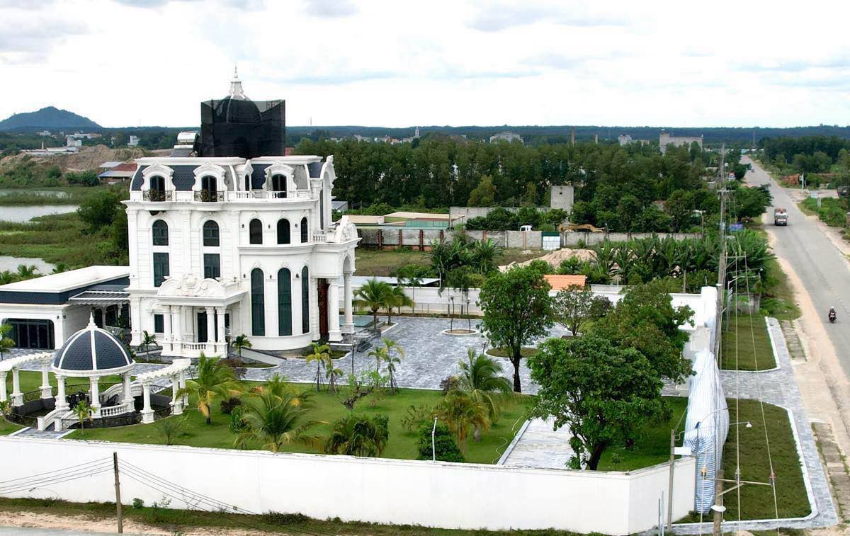 Current status of the illegally built villa on October 20. Photo: Duy Tuan