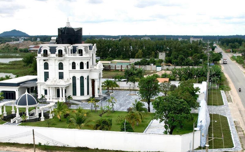 Current status of the illegally built villa on October 20. Photo: Duy Tuan