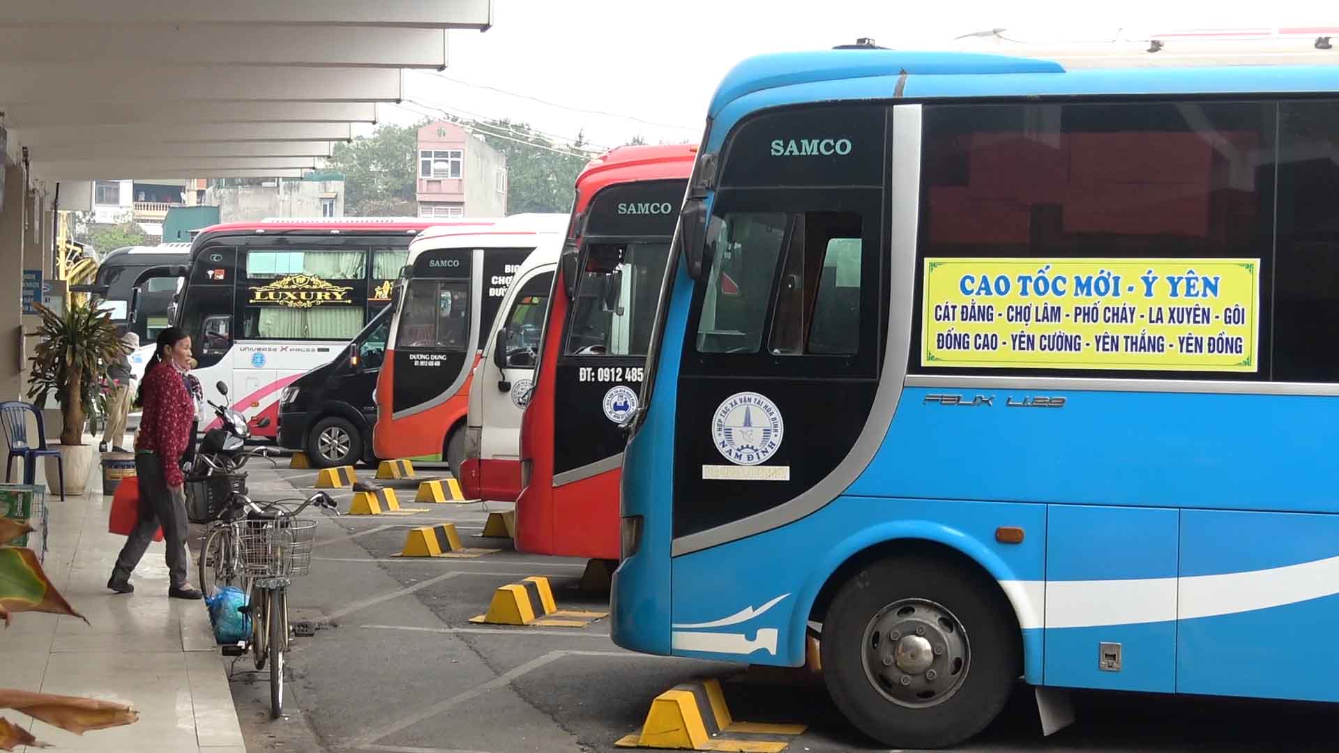 Hanoi bus station expects 300% increase in passengers during Lunar New Year