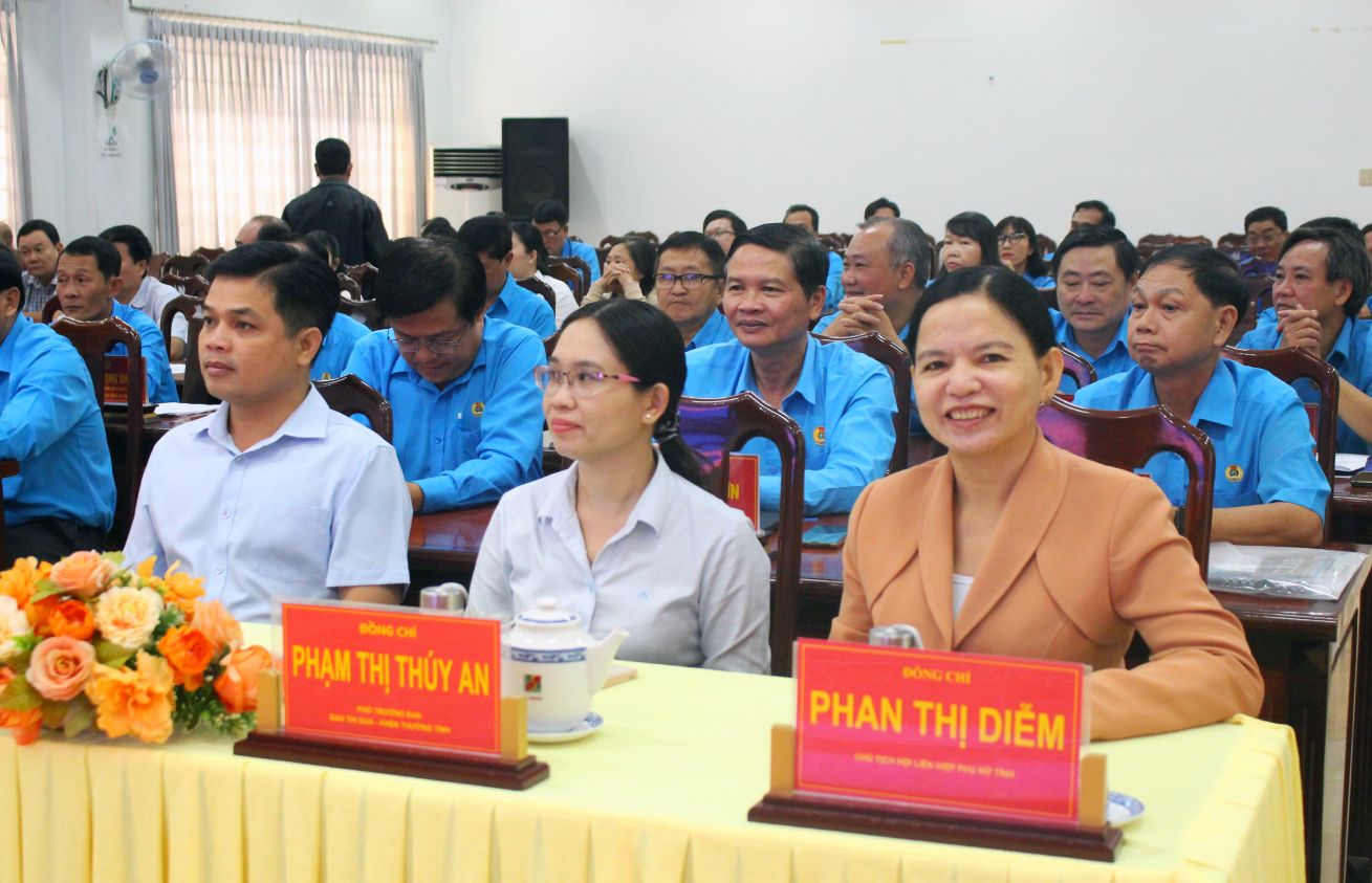 Đại biểu đại diện các cơ quan, ban ngành tỉnh dự hội nghị. Ảnh: Lâm Điền