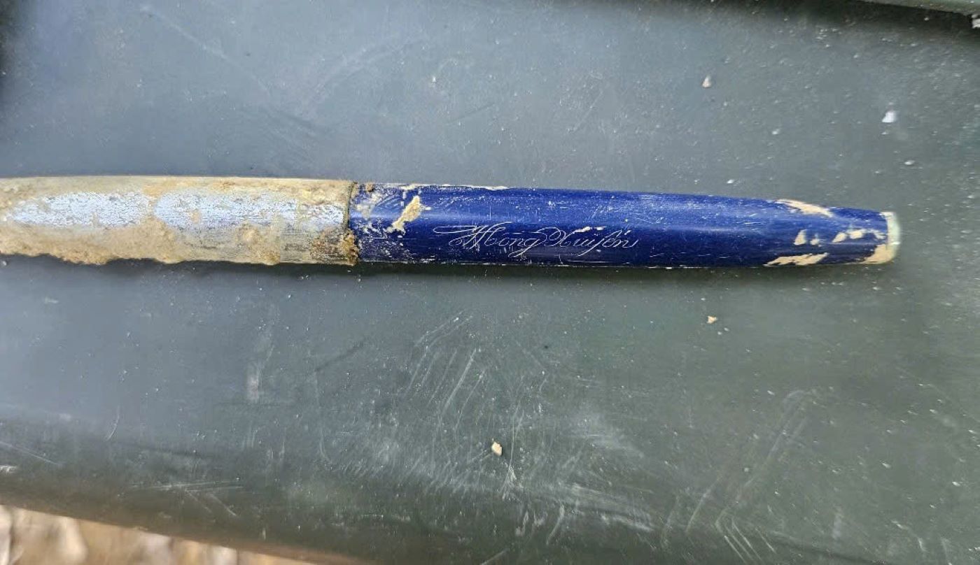 The pen tip buried with the martyr's remains has his name engraved on it. Photo: Huu Thinh