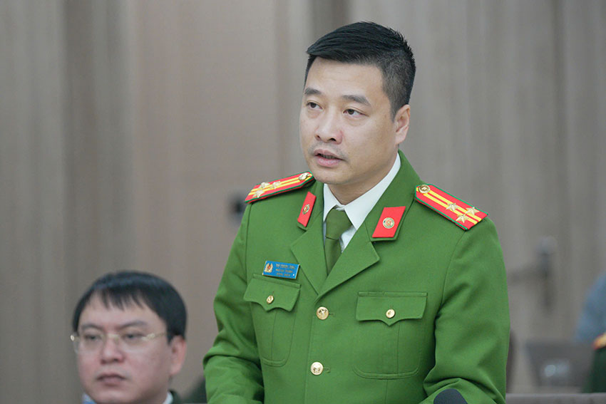 Thượng tá Vũ Thanh Tùng - Phó Cục trưởng C03 nói về vụ án sai phạm tại Tập đoàn Phúc Sơn. Ảnh: Quang Việt