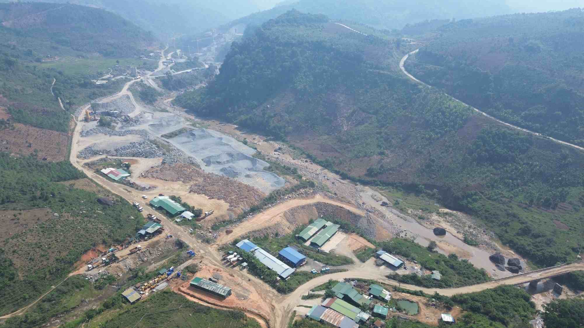 Dak Mi 1 Hydropower Plant construction site, this project is behind schedule to be put into operation. Photo: THANH TUAN