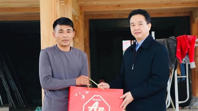 Người đàn ông mất mẹ, vợ, con do lũ nhường nhà tái định cư