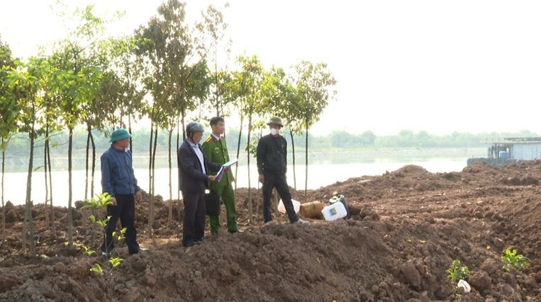 Thanh Ha District Police recorded a case of land violation. Photo: Hai Duong Provincial Police Portal