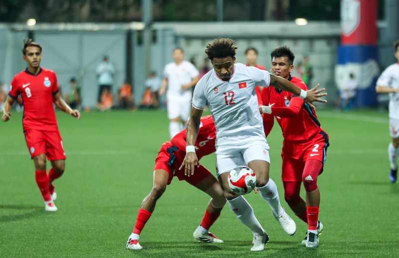 Vietnam team in the match against Singapore in the first leg of the ASEAN Cup 2024 semi-finals. Photo: VFF