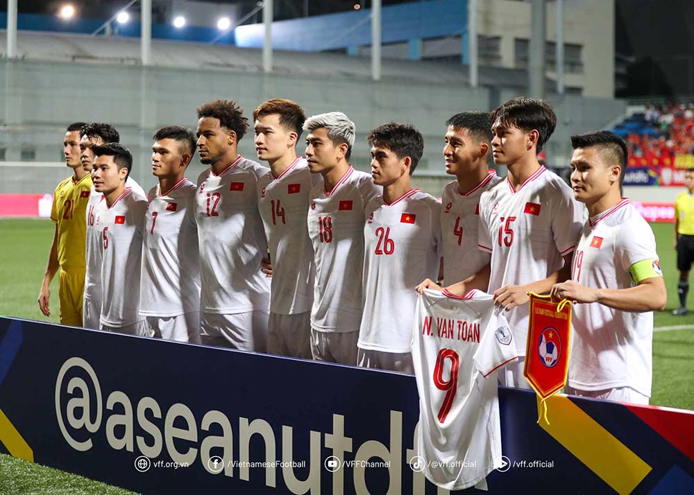 Toi 26.12, tuyen Viet Nam co tran dau gap Singapore o tran ban ket luot di ASEAN Cup 2024 tren san Jalan Besar.