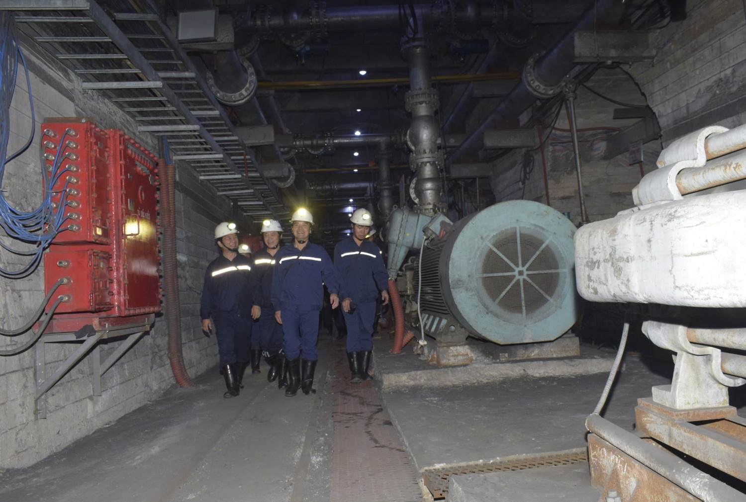 Modern basic tunnel system at - 350m of Nui Beo Coal Joint Stock Company, under TKV. Photo: Hoang Hien