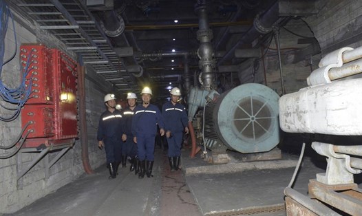Hệ thống đường lò cơ bản hiện đại ở - 350m của Công ty CP Than Núi Béo, thuộc TKV. Ảnh: Hoàng Hiền
