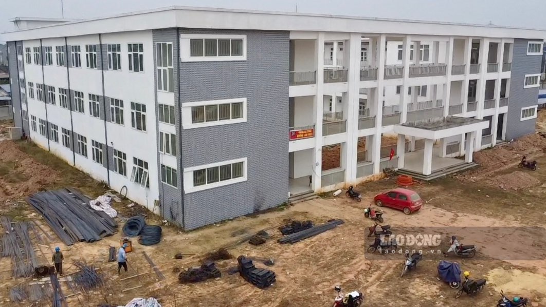 Hundred billion school project in Thai Nguyen restarted. Photo: Nguyen Hoan.