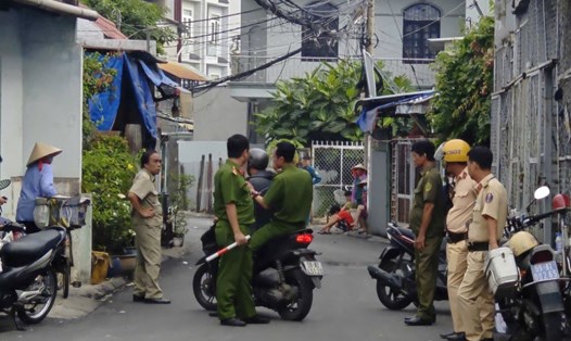 Phong tỏa hiện trường vụ cháy nhà trọ làm 2 người tử vong