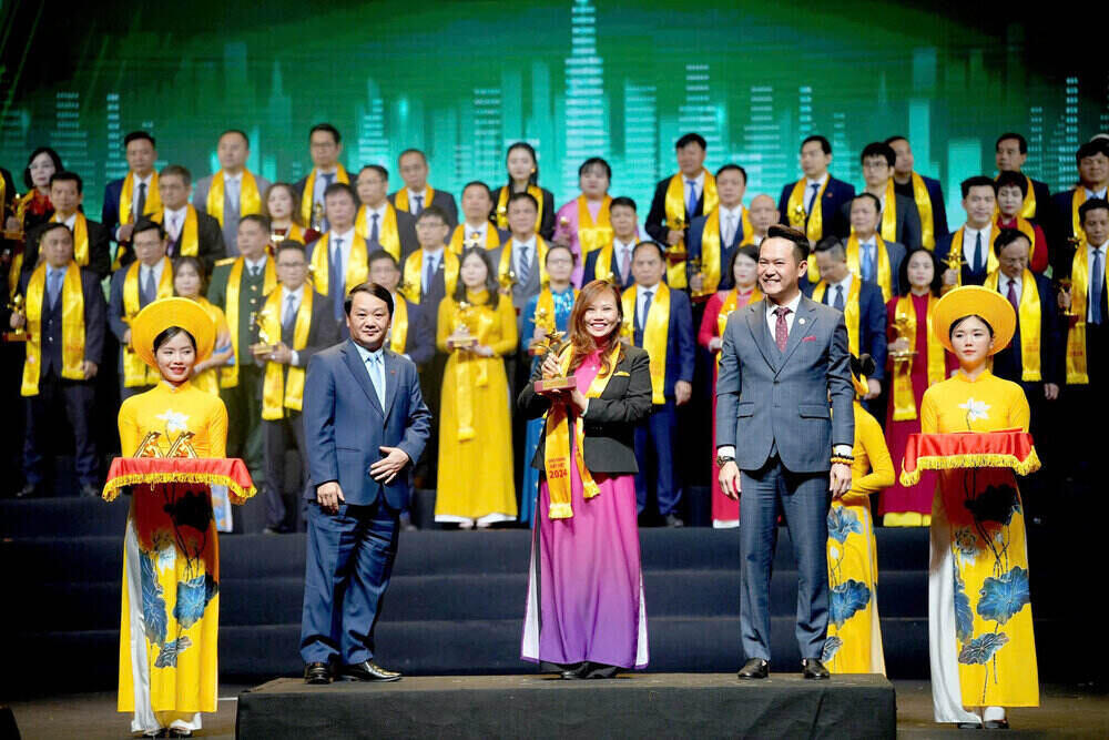 Bac A Bank gianh giai Sao Vang dat Viet 2024, khang dinh uy tin sau hon 30 nam phat trien on dinh va dong gop tich cuc cho cong dong. Ảnh: Bac A Bank