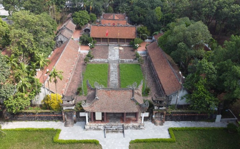 The architecture of Quan Gia communal house is a combination of internal and external architecture.