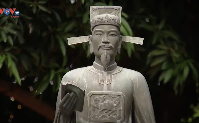 Statue of famous person To Hien Thanh at Van Hien temple, Ha Mo commune, Dan Phuong district. Photo: Cut from video