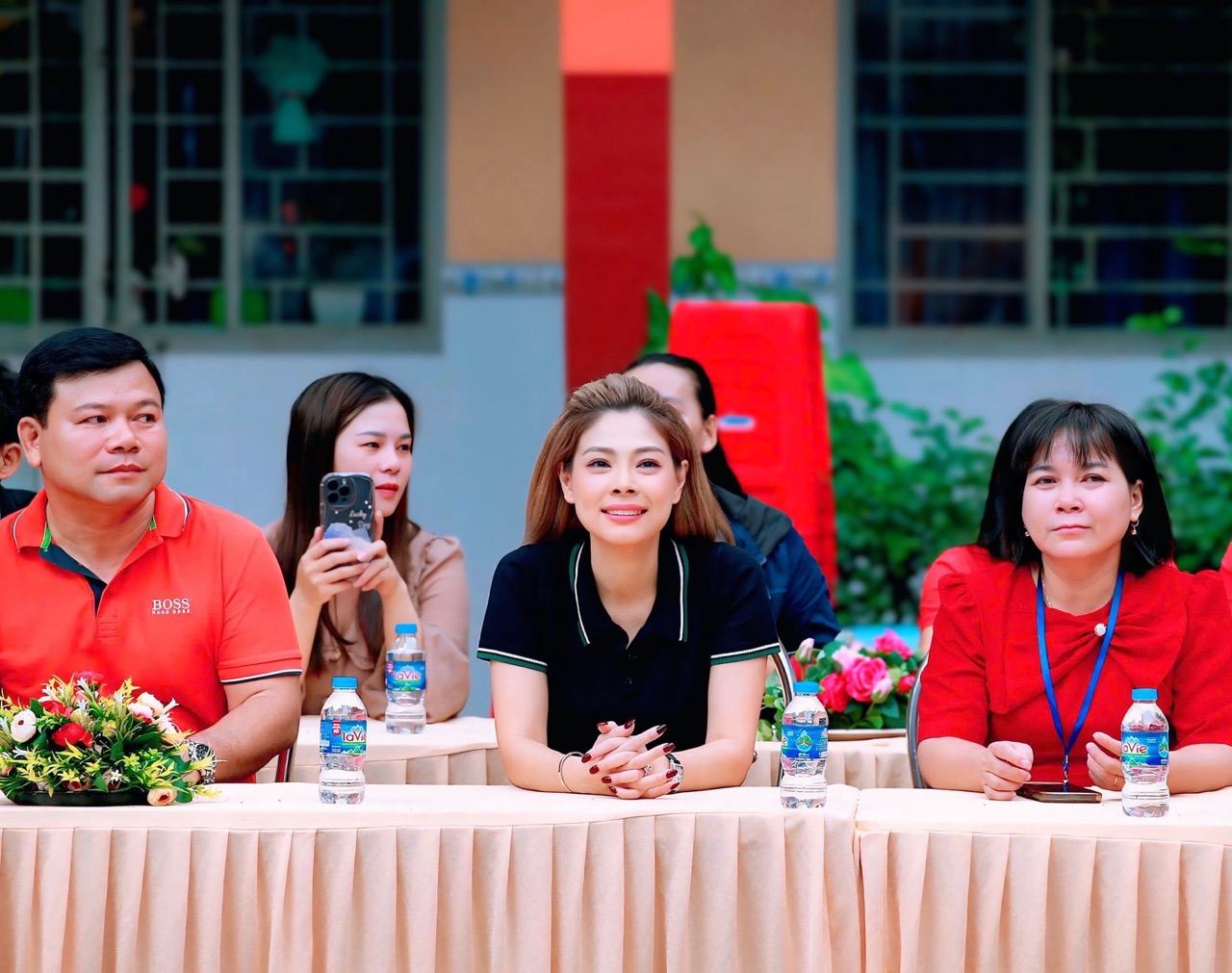 Anh: Nghe si cung cap.