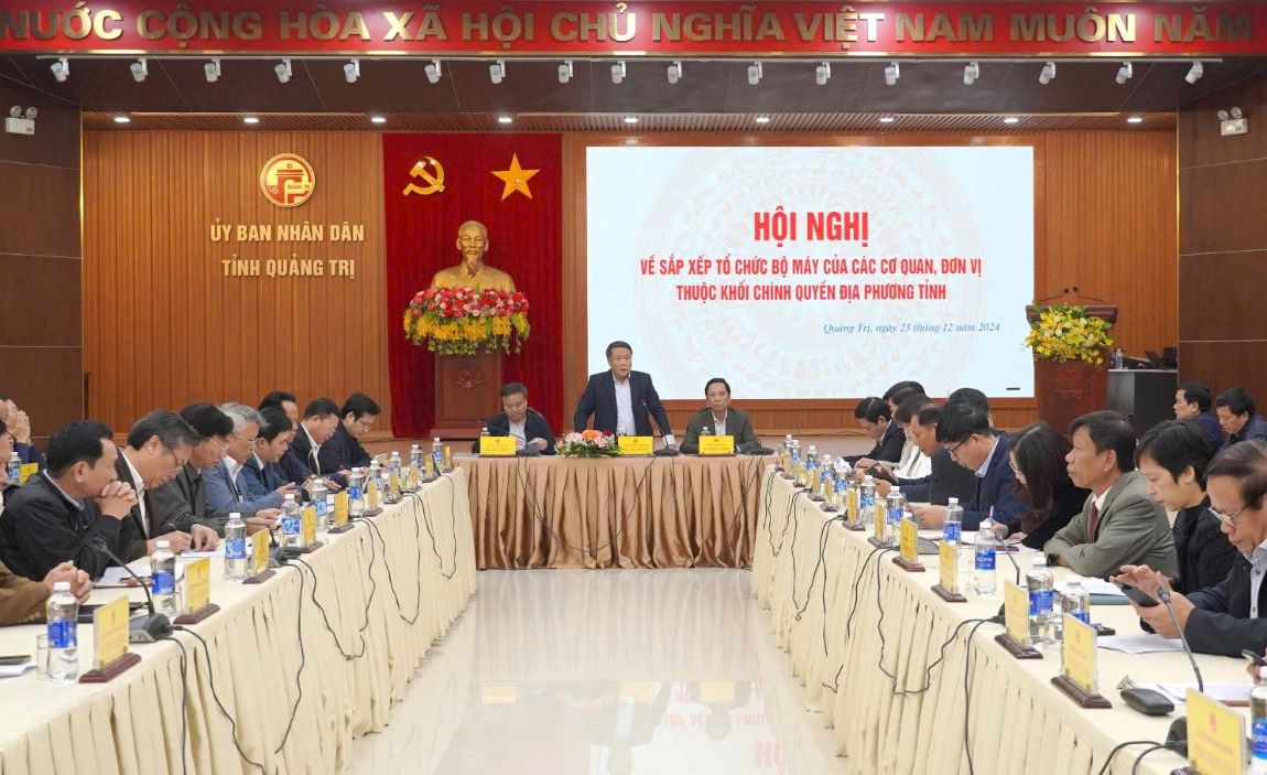 Quang Tri province held a conference on restructuring the apparatus. Photo: Hung Tho.