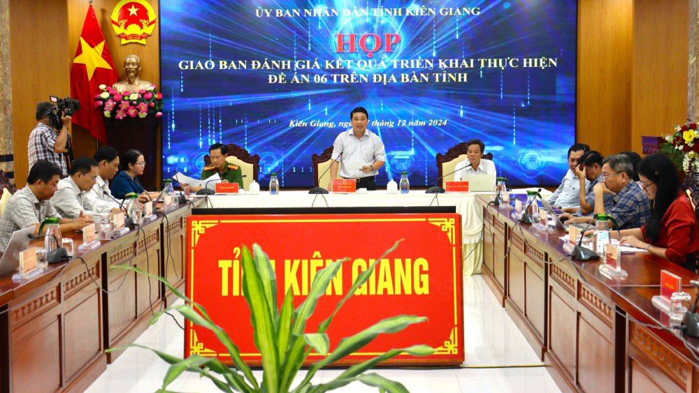 The province urgently directed to accelerate the digitization of civil status data, putting it into use before January 1, 2025, with priority given to completing the digitization of civil status data for Phu Quoc City. Photo: Ngoc Mai