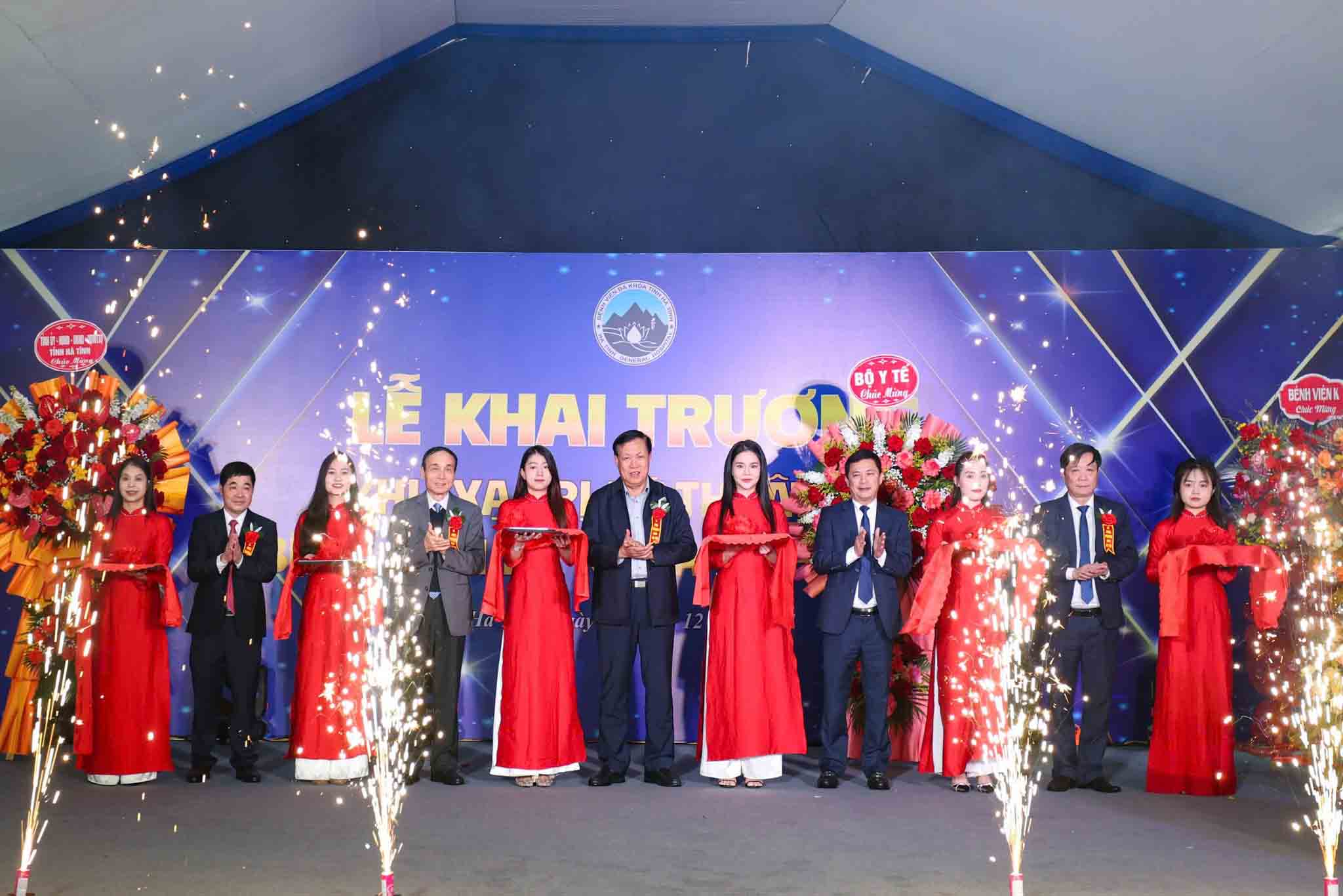 Le khai truong. Anh: Dang Khoa.