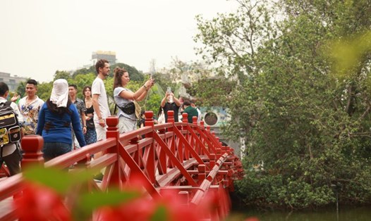 Khách chọn du lịch gần nhà dịp Tết Dương lịch 2025. Ảnh: Hải Nguyễn