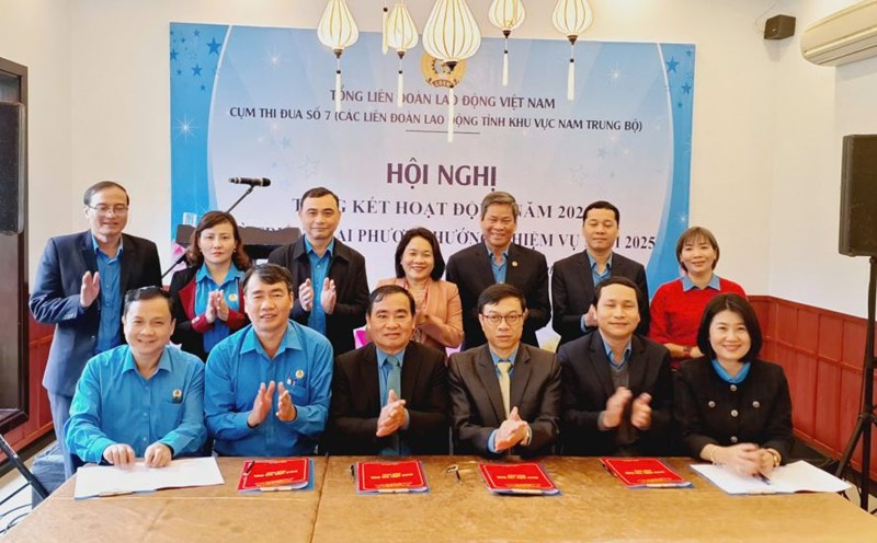 Trade Unions of 6 South Central provinces signed a competition agreement in 2025. Photo: Hoang Bin