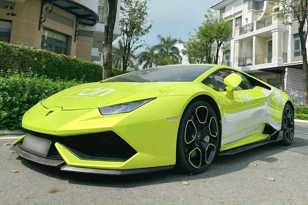 The Lamborghini Huracan LP610-4 supercar has a striking green exterior. Photo: Tan Bui