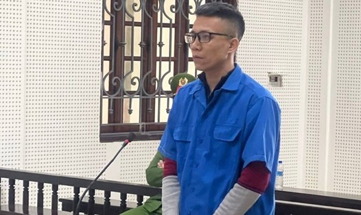 Bị cáo Vũ Minh Đức bị đưa ra xét xử về tội “Cướp tài sản” “Hủy hoại tài sản”, vụ án xảy ra tại TP Hạ Long. Ảnh: Công an Quảng Ninh