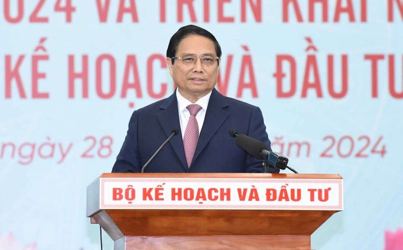 Prime Minister Pham Minh Chinh emphasized at the Conference that streamlining the payroll requires improving the quality of officials. Photo: MPI