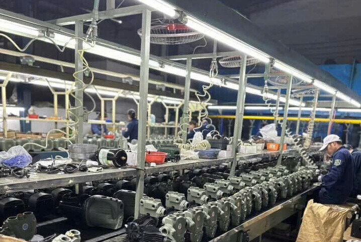 Enterprises in Lang Son have planned to give Tet bonuses to workers. Photo: Khanh Linh