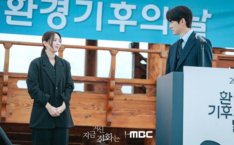 The male and female leads of "When the Phone Rings" know each other's true identities. Photo: Producer