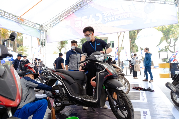 Le hoi bao duong xe may dien ra tai khuon vien Dai hoc Bach Khoa Ha Noi vua qua. Anh: BTC