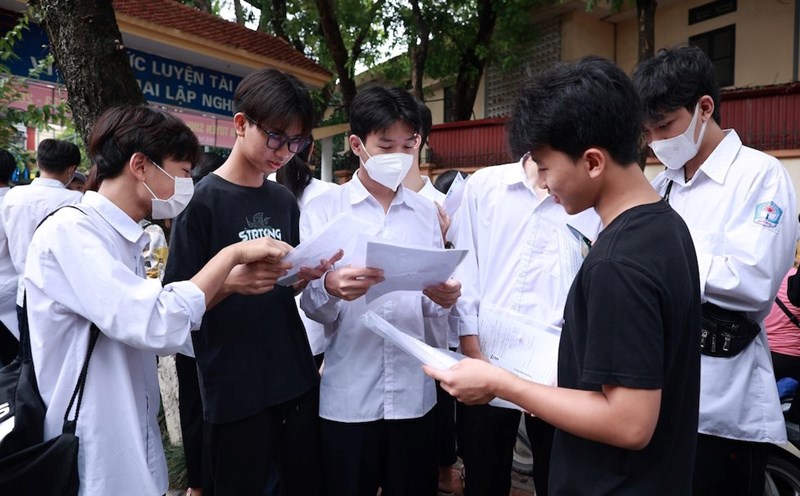 Many private schools in Hanoi directly admit students with IELTS into grade 10. Photo: Trang Ha