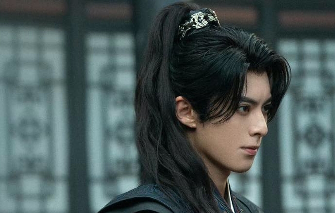 Vuong Hac De was criticized for his exaggerated acting in the new film. Photo: Producer