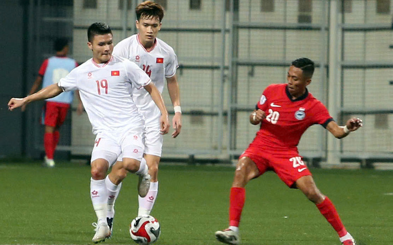Vietnam team welcomes Singapore in the second leg of the ASEAN Cup 2024 semi-finals. Photo: An Nguyen
