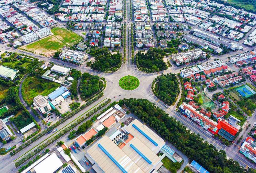 Ben Cat owns many large industrial parks, attracting many experts and workers to settle down in Binh Duong.