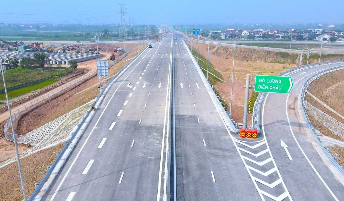 The new expressway will be put into operation by the Ministry of Transport in 2024. Photo: Pham Thong
