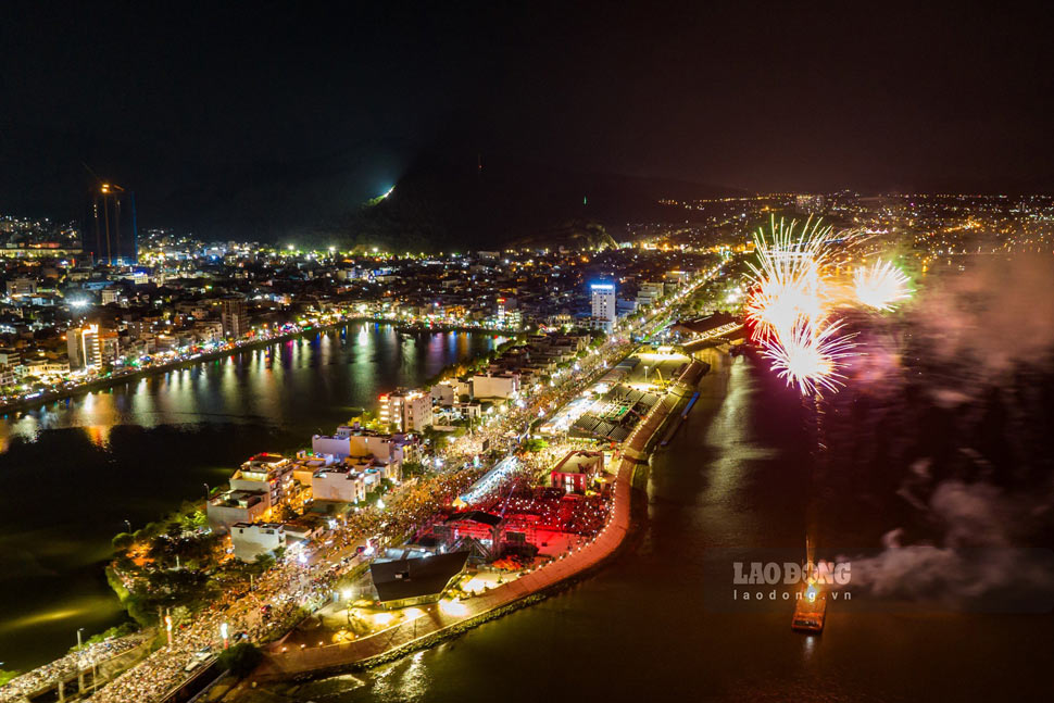 Binh Dinh requires that the organization of fireworks displays to celebrate the New Year 2025 and the Lunar New Year of At Ty must ensure safety and economy. Photo: Dung Nhan